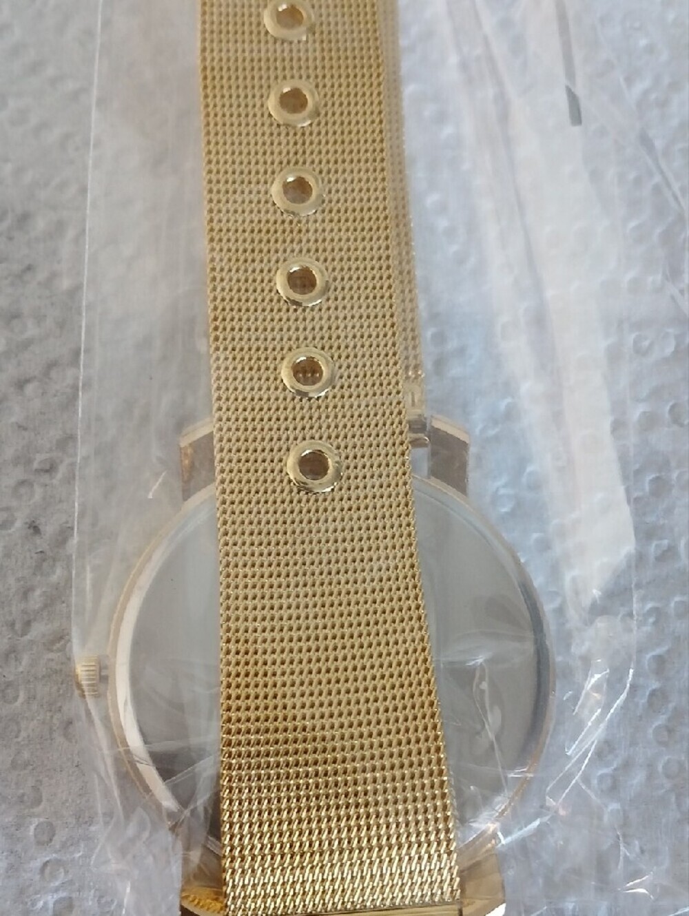 Gold Women's Minimalist Mesh Strap Watch - Picture 5 of 5